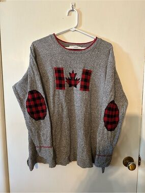 Cotton country Canada 🇨🇦 Gray Knit Sweater with Red Buffalo Plaid Accents large